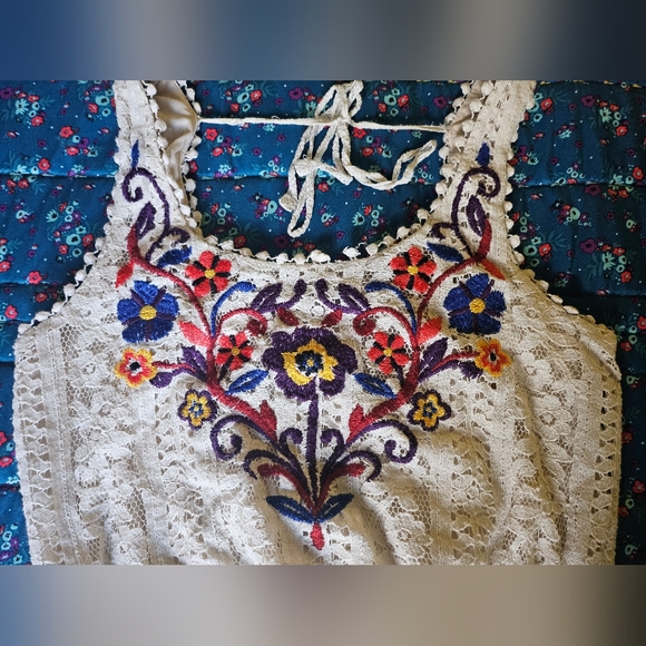 Womens Knit Lace Embroidered Crop Top Tie in Back Flowered Colorful Shirt - Picture 3 of 6